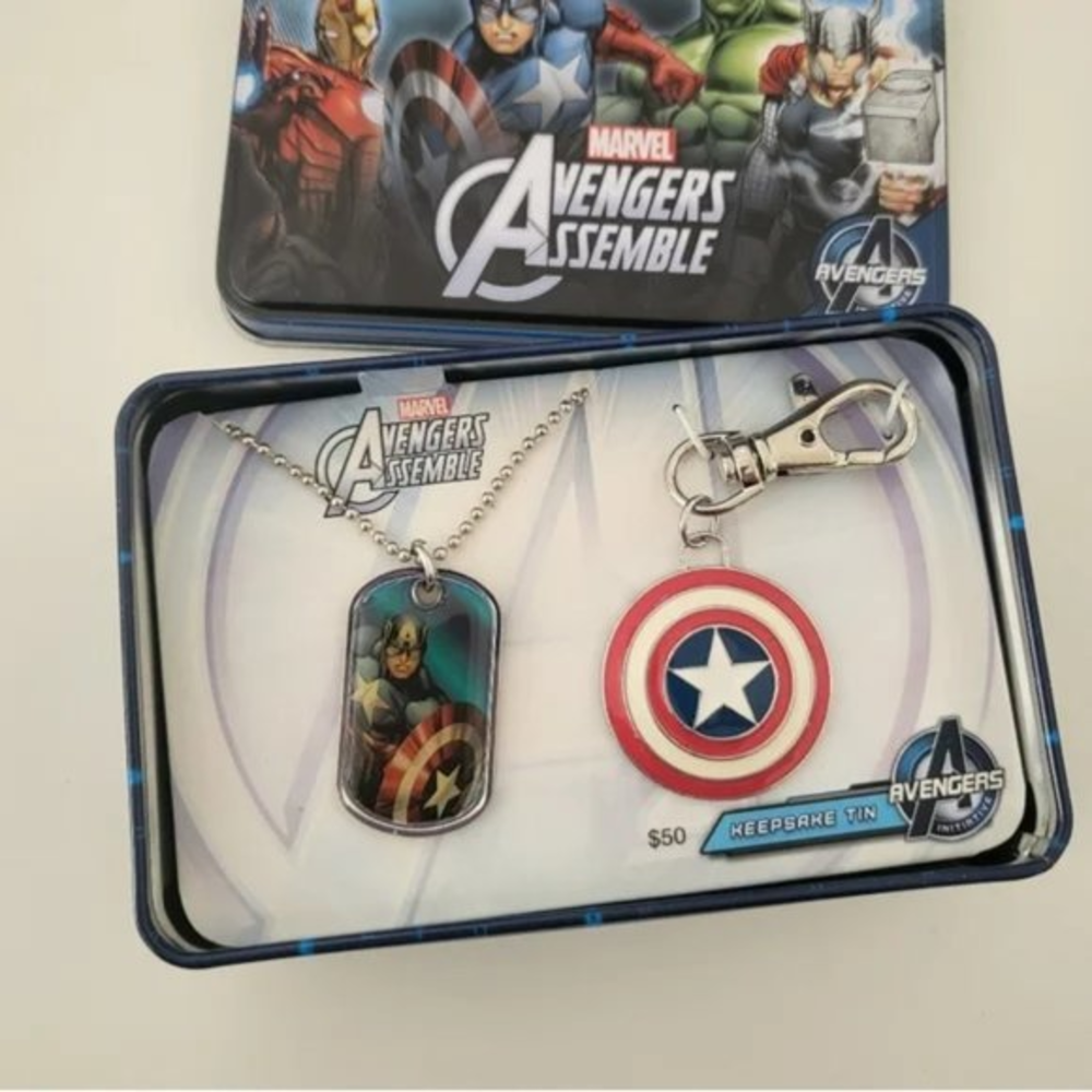 Marvel Comics Avengers Assemble Captain America Dog Tag And Keychain Tin Box Set